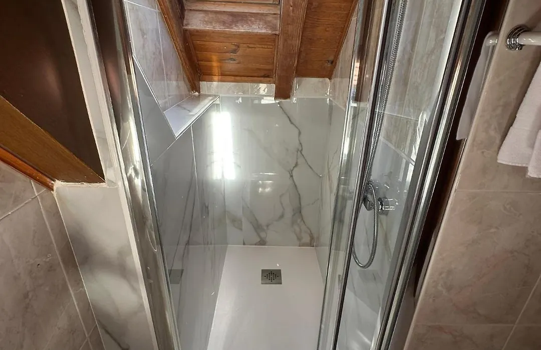Hostal Ezkaurre-1