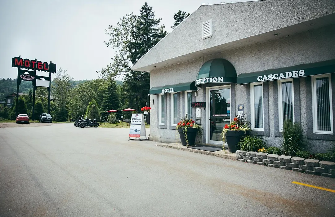Motel Des Cascades-1