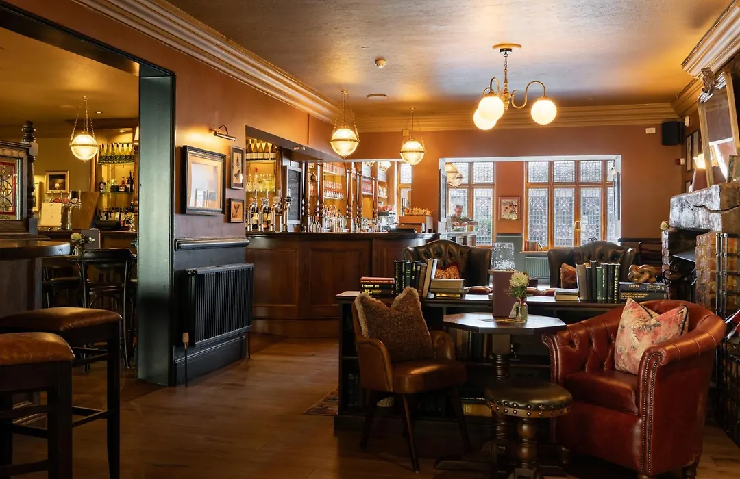 Crown Hotel-1