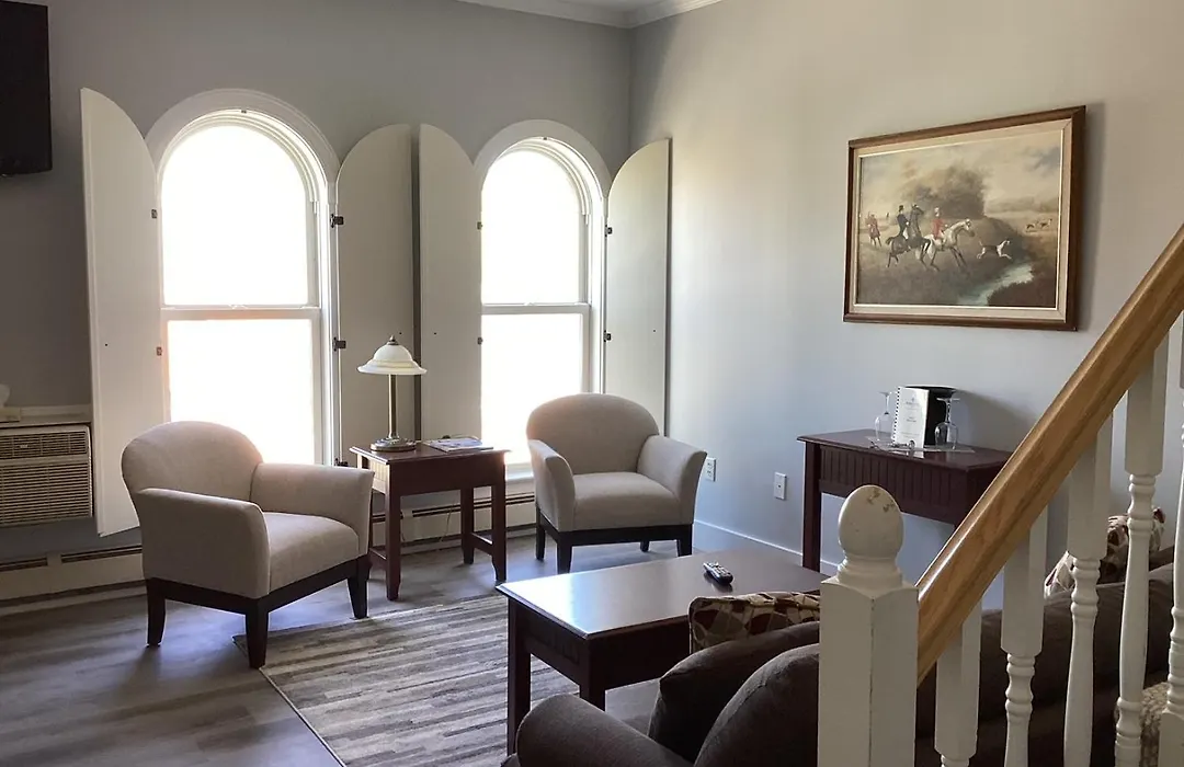 Lunenburg Arms Hotel-1