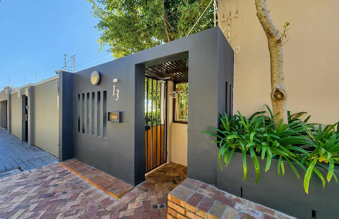 Bluegum Hill Guesthouse & Apartments-1