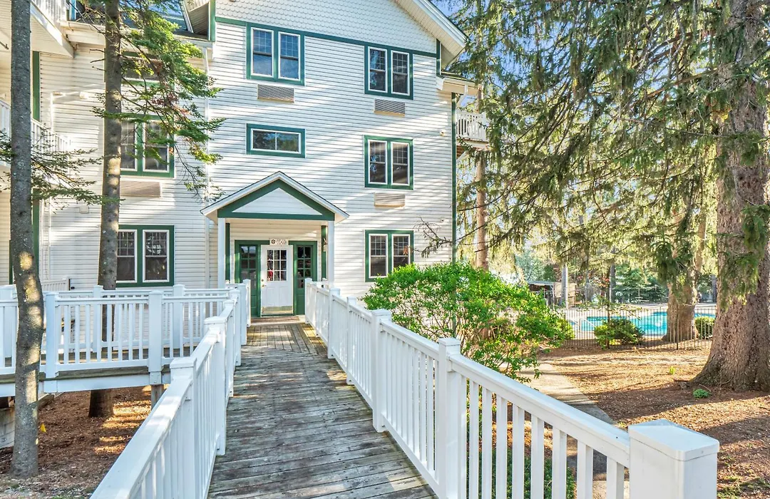Lakeside Suites-1