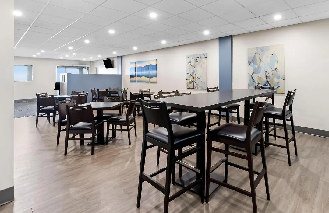 Howard Johnson By Wyndham Thunder Bay-1