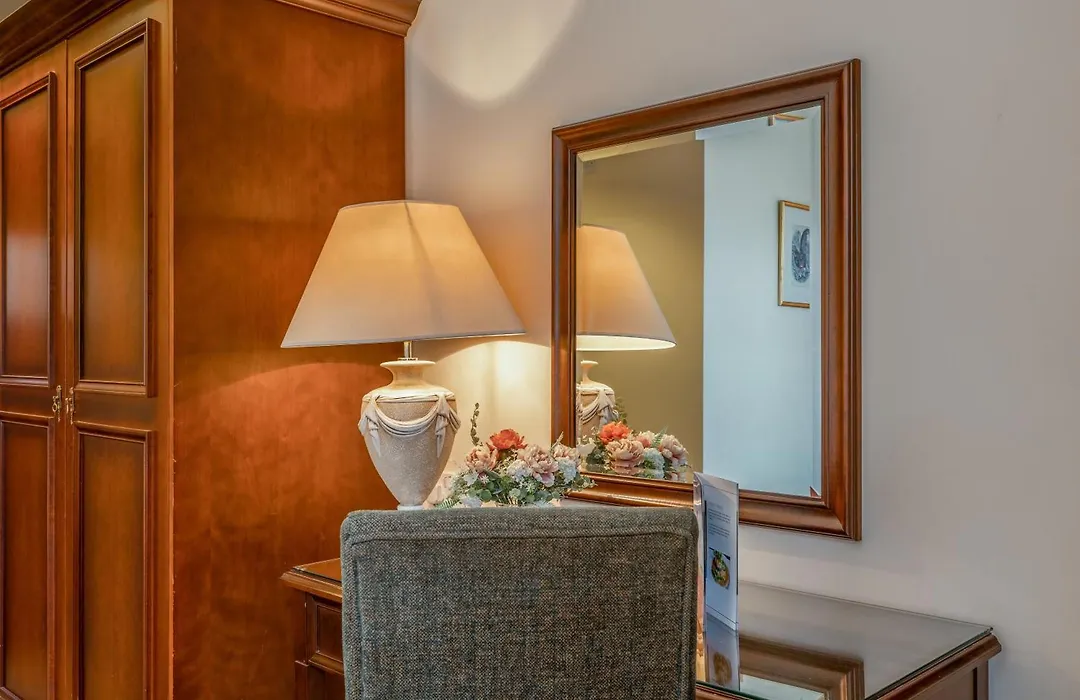 Muthu Newton Hotel-1