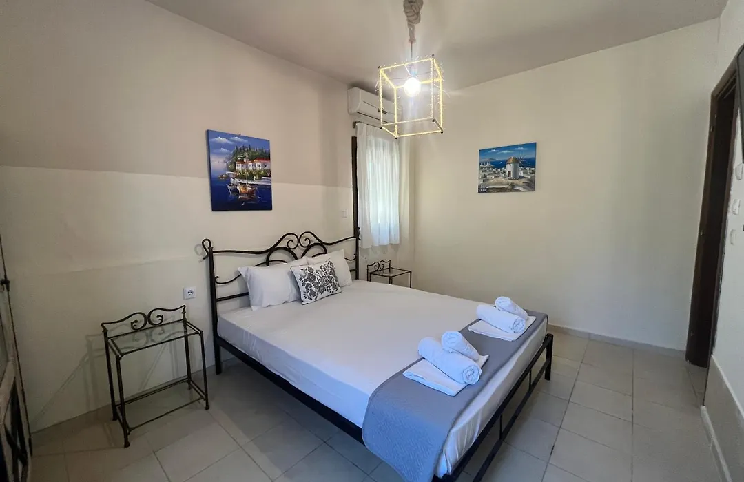 The Beach House - Apartments & Studios (Adults Only)-1