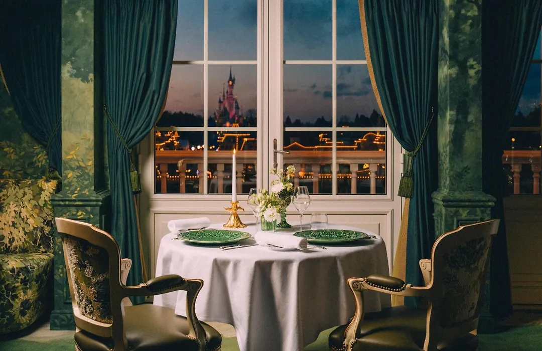 Disneyland Hotel-1