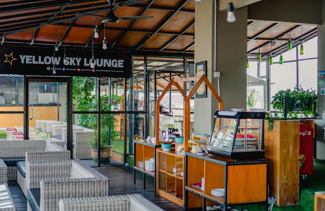 Yellow Star Gejayan Hotel-1