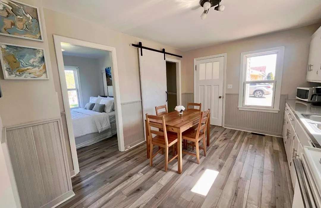 Alma Shore Lane Suites & Cottages-1