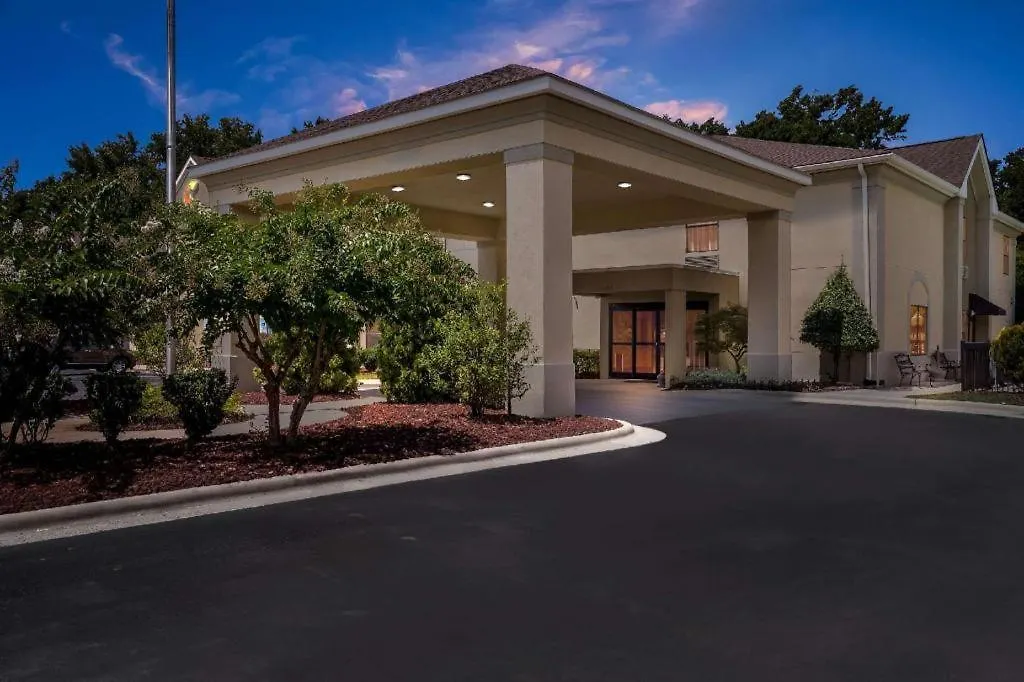 Comfort Inn Clinton-1