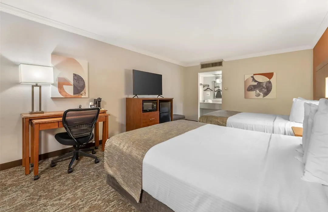 Best Western Angus Inn-1