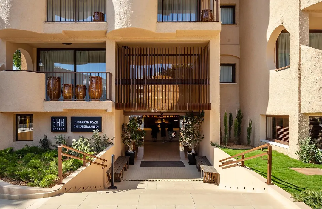 3HB Falesia Beach-1