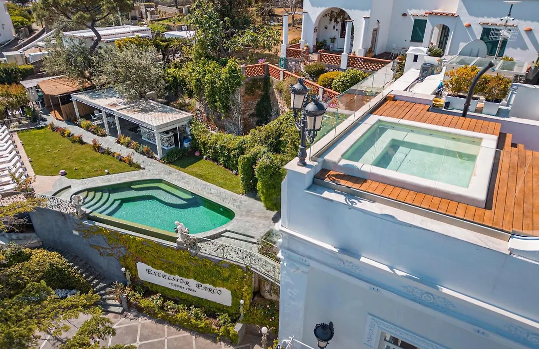 Luxury Villa Excelsior Parco-1