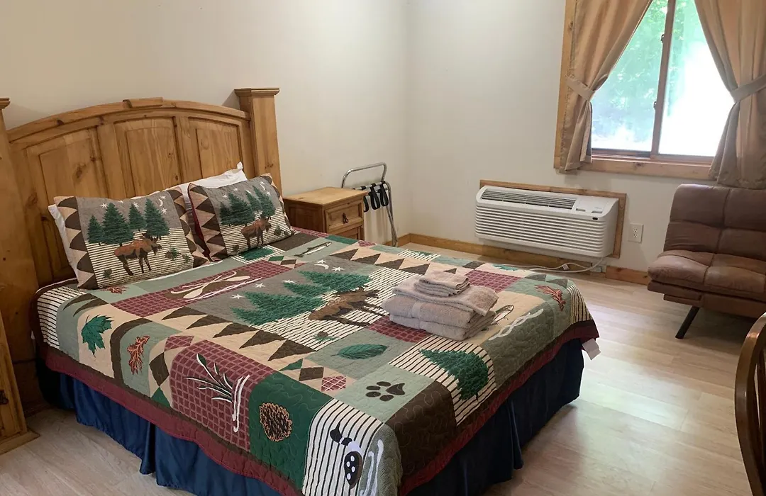 Benzonia Rustic Resort-1