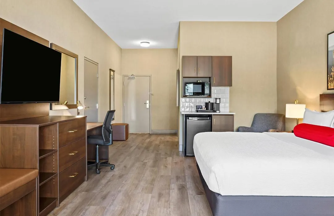 Ramada By Wyndham Drumheller Hotel & Suites-1