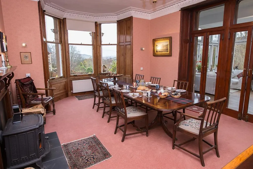 Holly Lodge-1