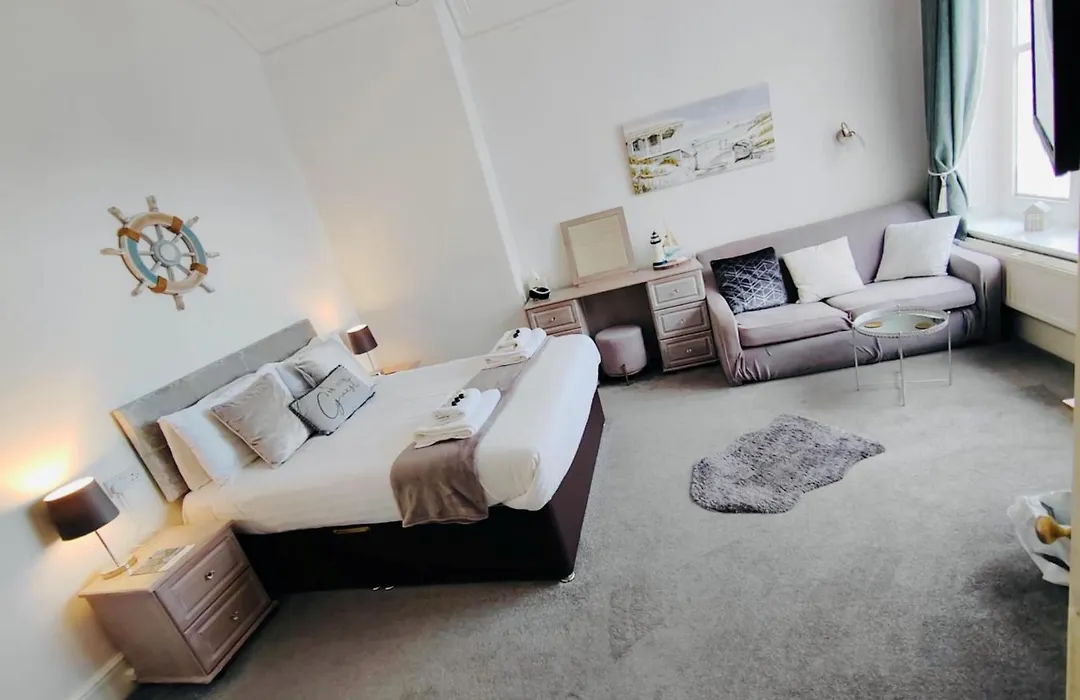 Bay Court-1