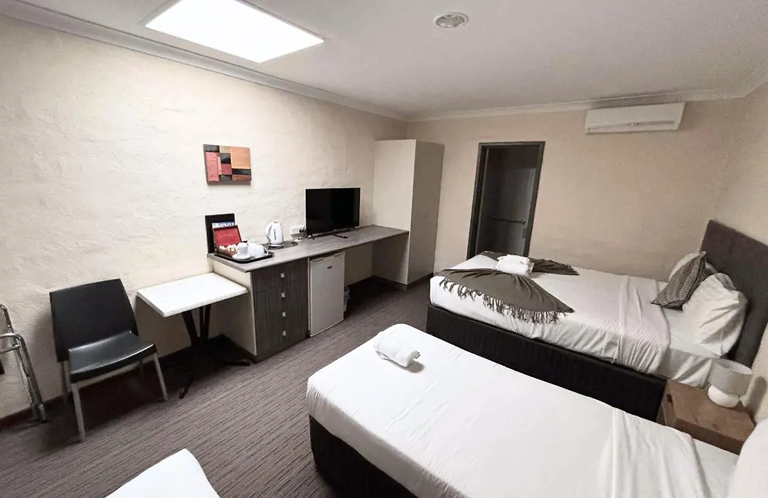 Prince Of Wales Hotel, Bunbury-1