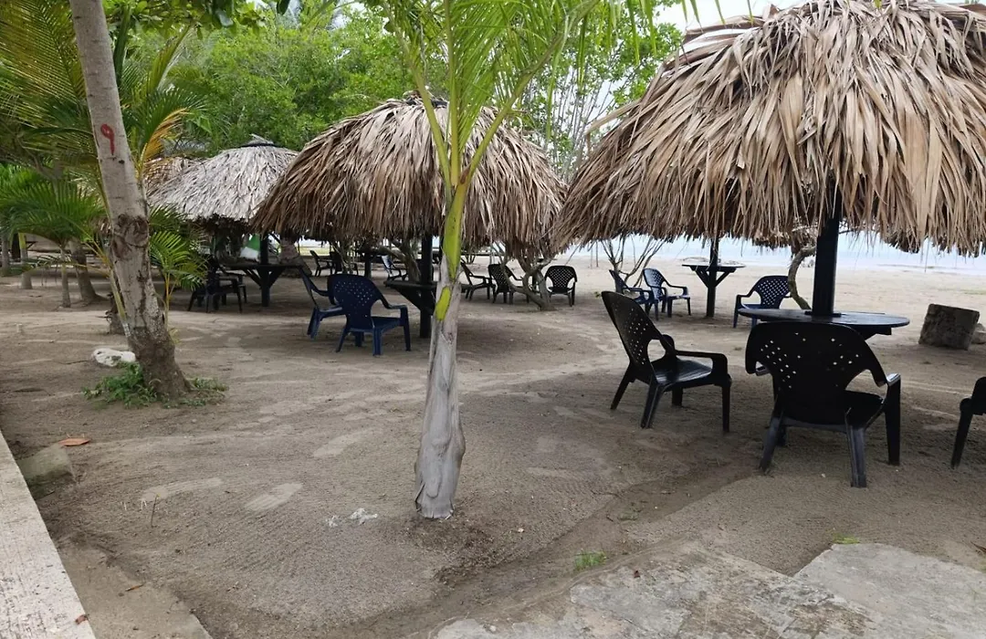 Yolimar Hostal y Camping-1