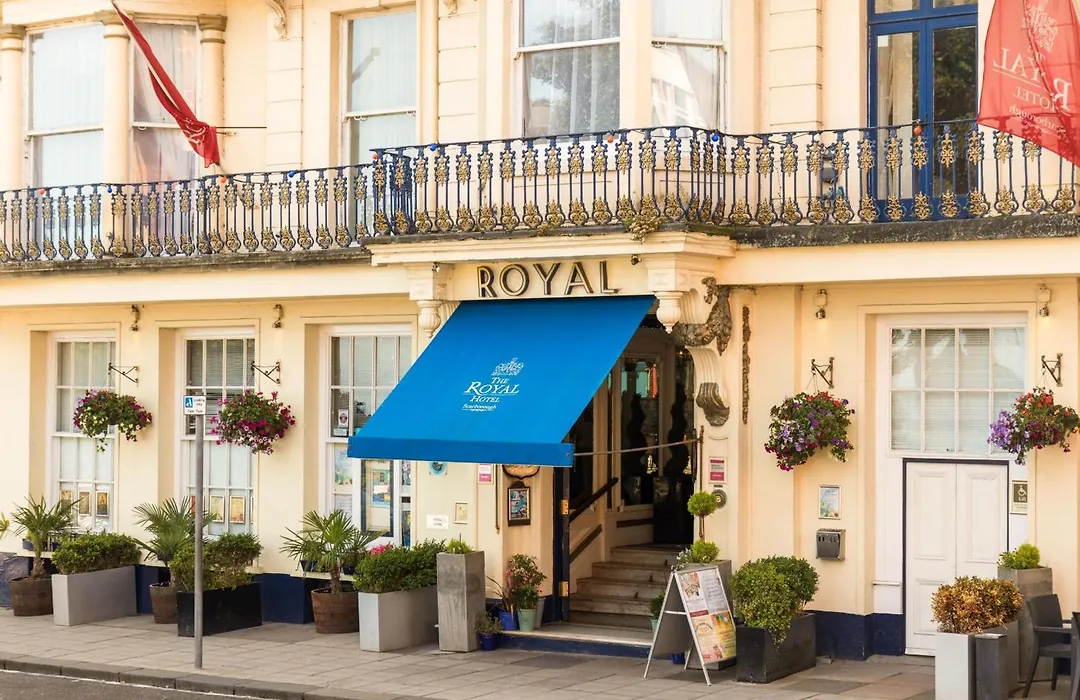 Royal Hotel-1