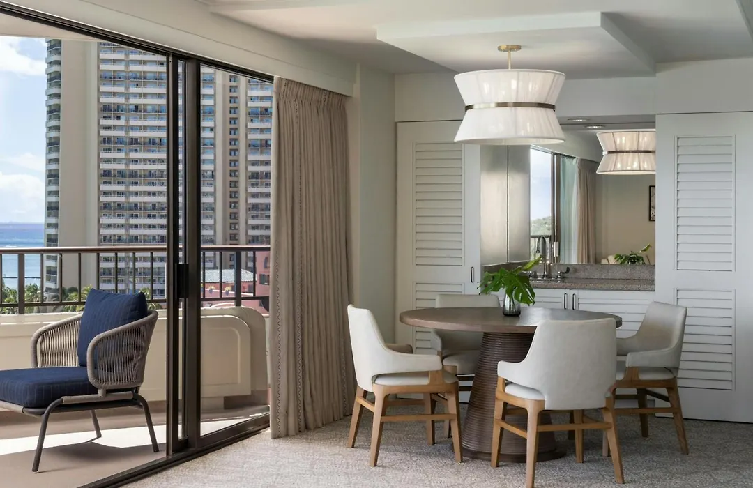 Moana Surfrider, A Westin Resort & Spa, Waikiki Beach-1