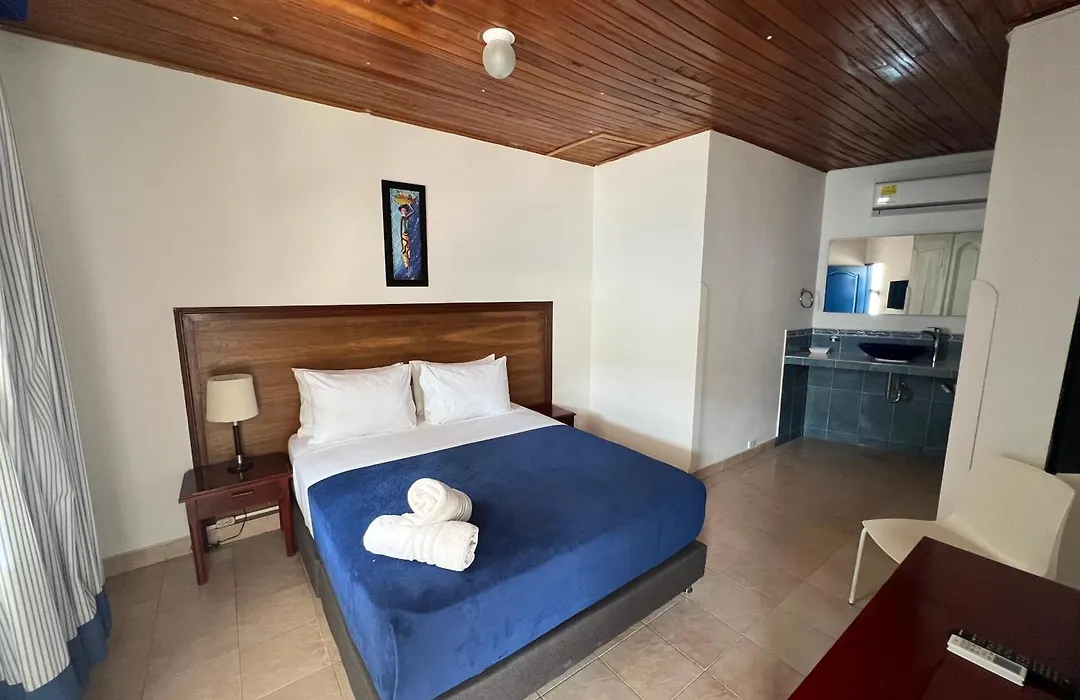 La Ballena Azul Hotel-1