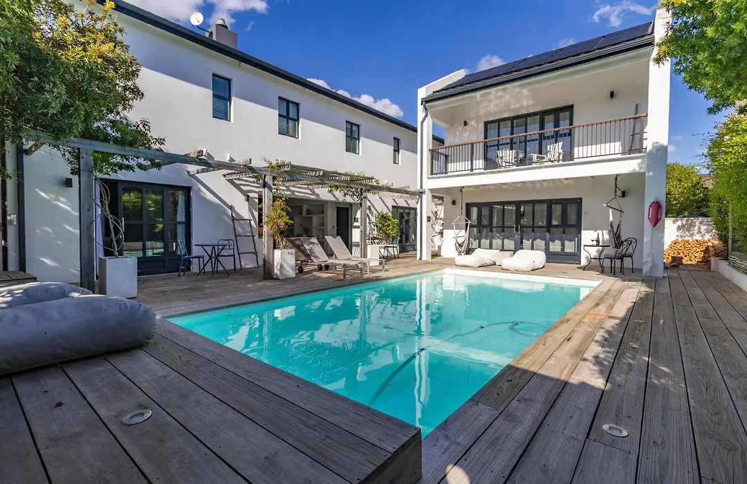 Whale Rock Luxury Lodge-1