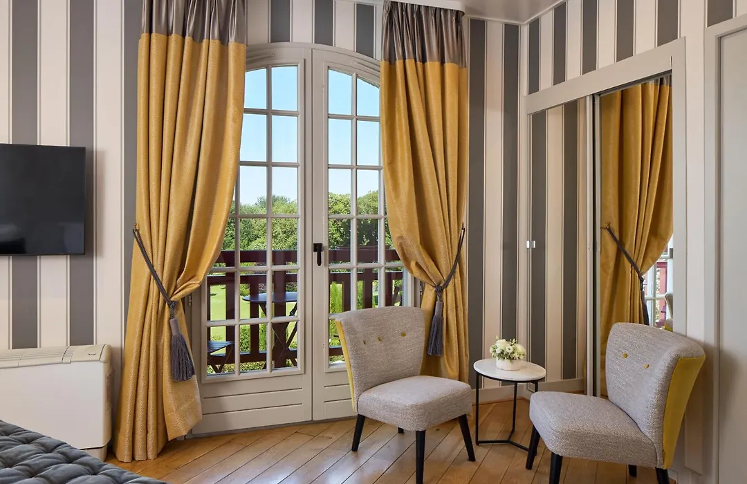 Le Chateau De La Tour-1