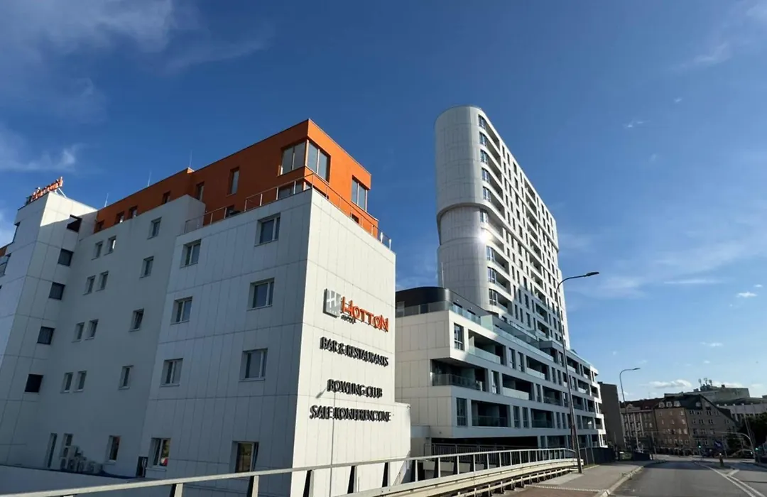 Hotton Hotel-1