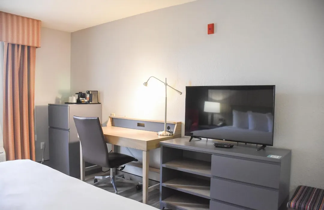 Country Inn & Suites By Radisson Bloomington-Normal West, Il-1