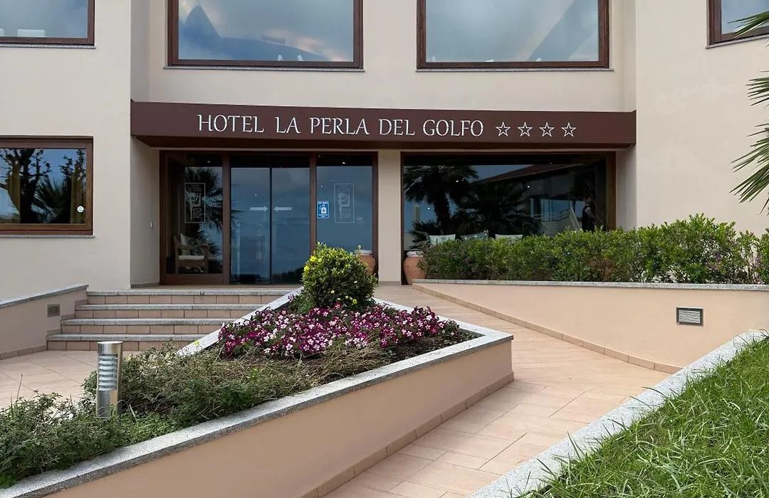 Hotel La Perla Del Golfo-1