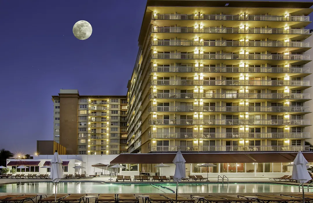 Ramada Plaza By Wyndham Marco Polo Beach Resort-1