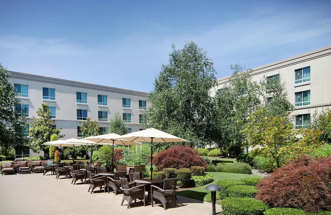 Hilton Seattle Airport & Conference Center-1