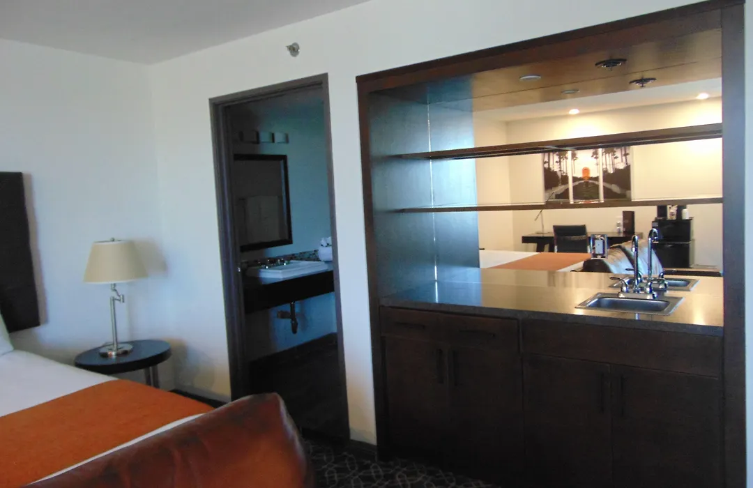 Redac Gateway Hotel Torrance-1