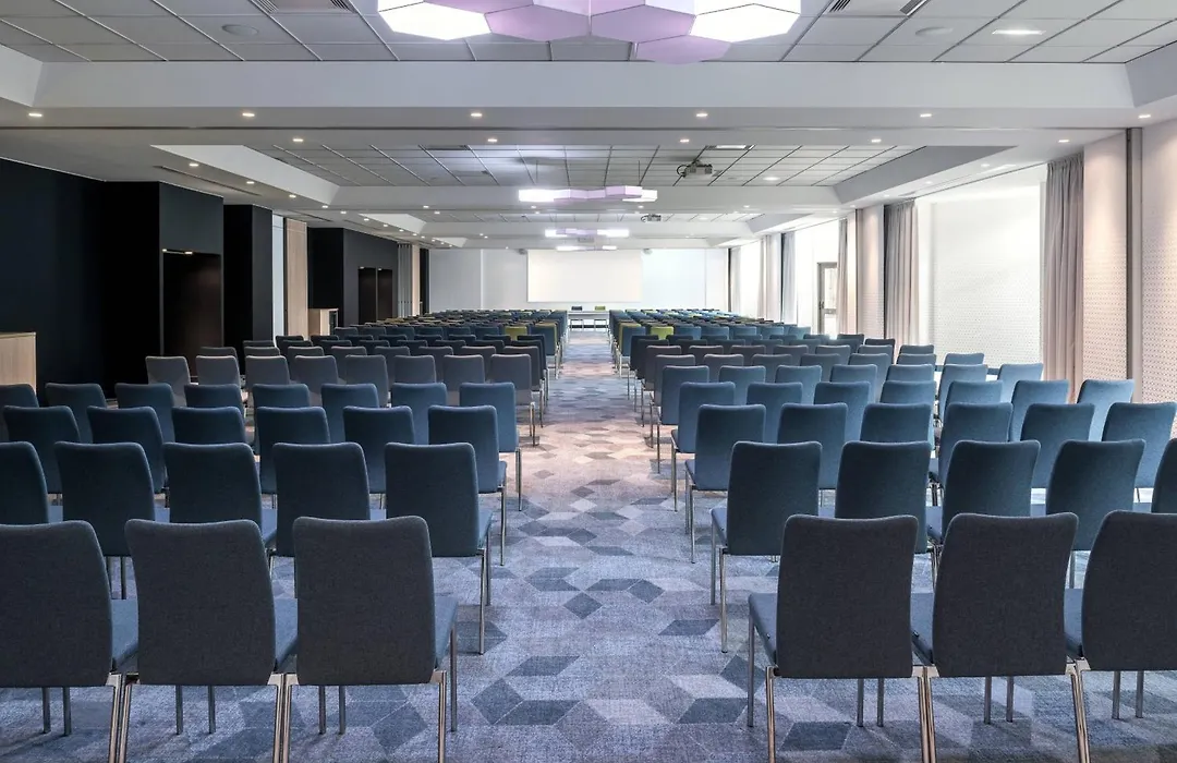 Courtyard by Marriott Paris Roissy Charles de Gaulle Airport-1