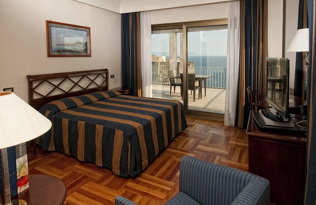 Hotel Royal Continental-1