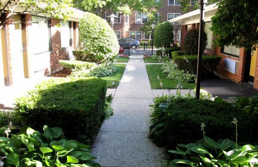 Carleton Of Oak Park-1