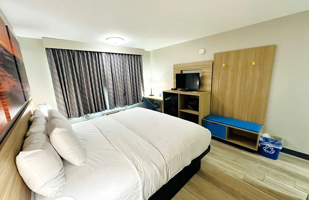 Days Inn By Wyndham Holland-1
