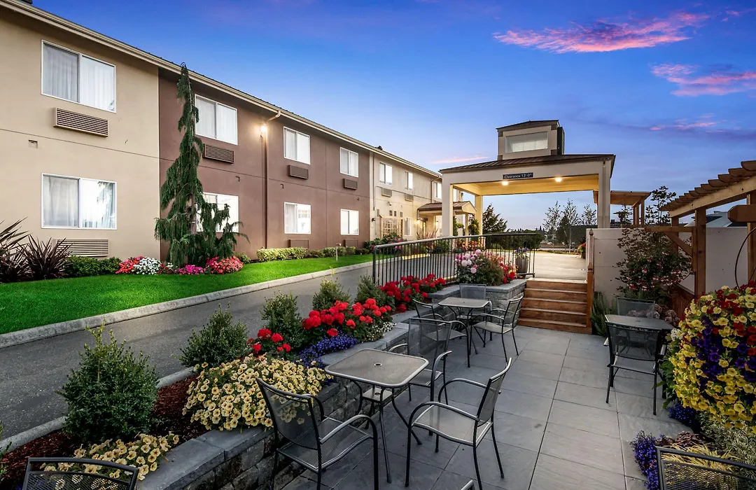 Red Lion Inn & Suites Sequim At Olympic National Park-1