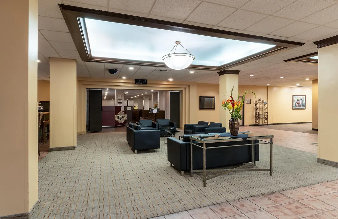 Ramada By Wyndham Reno Hotel & Casino-1