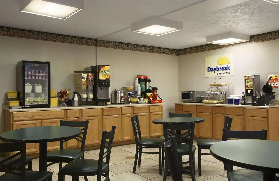 Days Inn By Wyndham Waynesboro-1