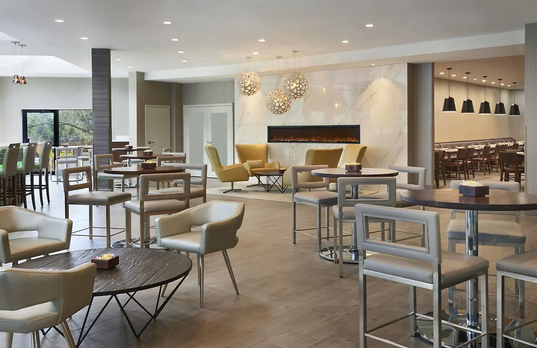 Four Points By Sheraton Toronto Airport-1