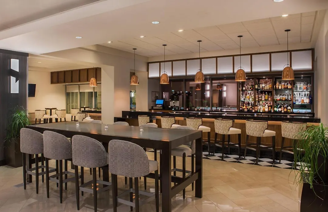 Sheraton Suites Chicago Elk Grove-1