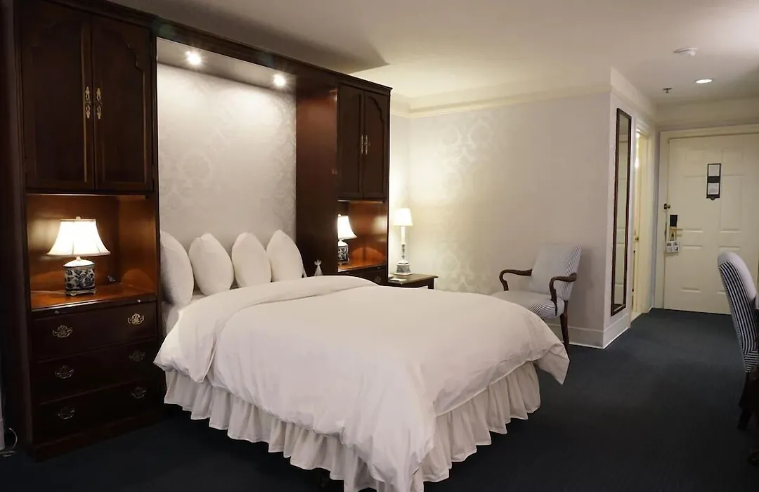 The Simsbury Inn-1