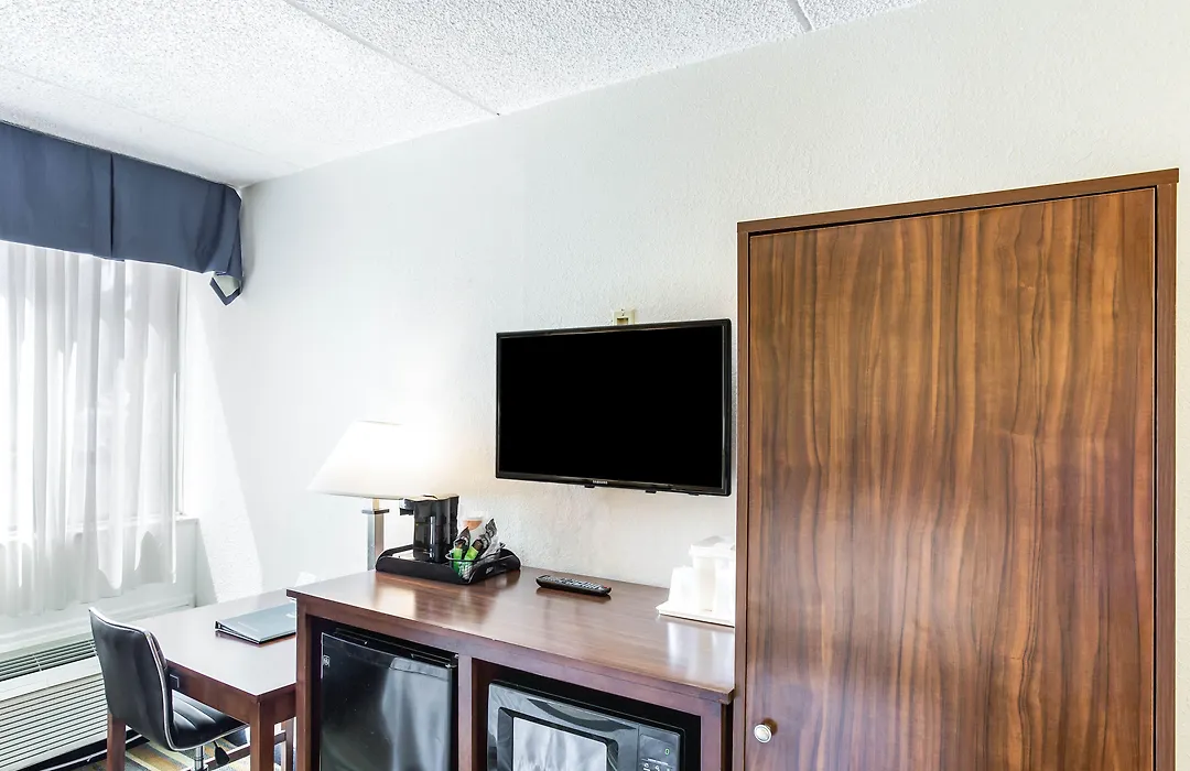 Quality Inn Albany Colonie-1