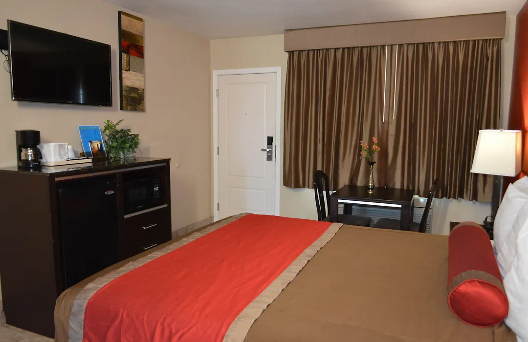 Harbor Inn & Suites Oceanside Marina Camp Pendleton-1