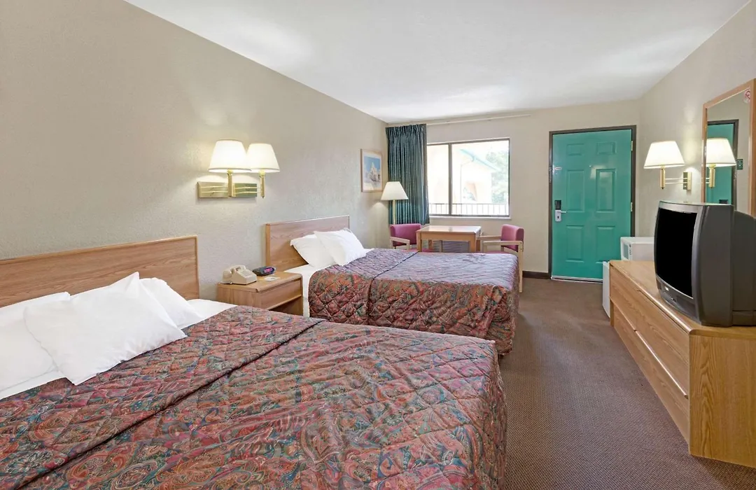 Days Inn By Wyndham Espanola-1