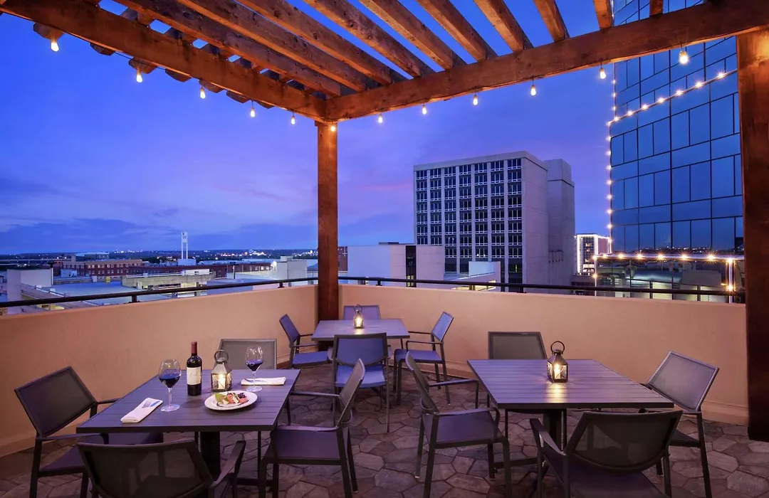 Embassy Suites By Hilton Fort Worth Downtown-1