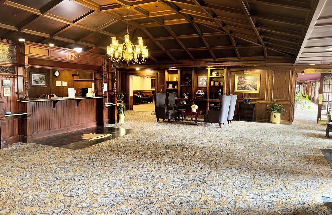 Historic Santa Maria Inn-1