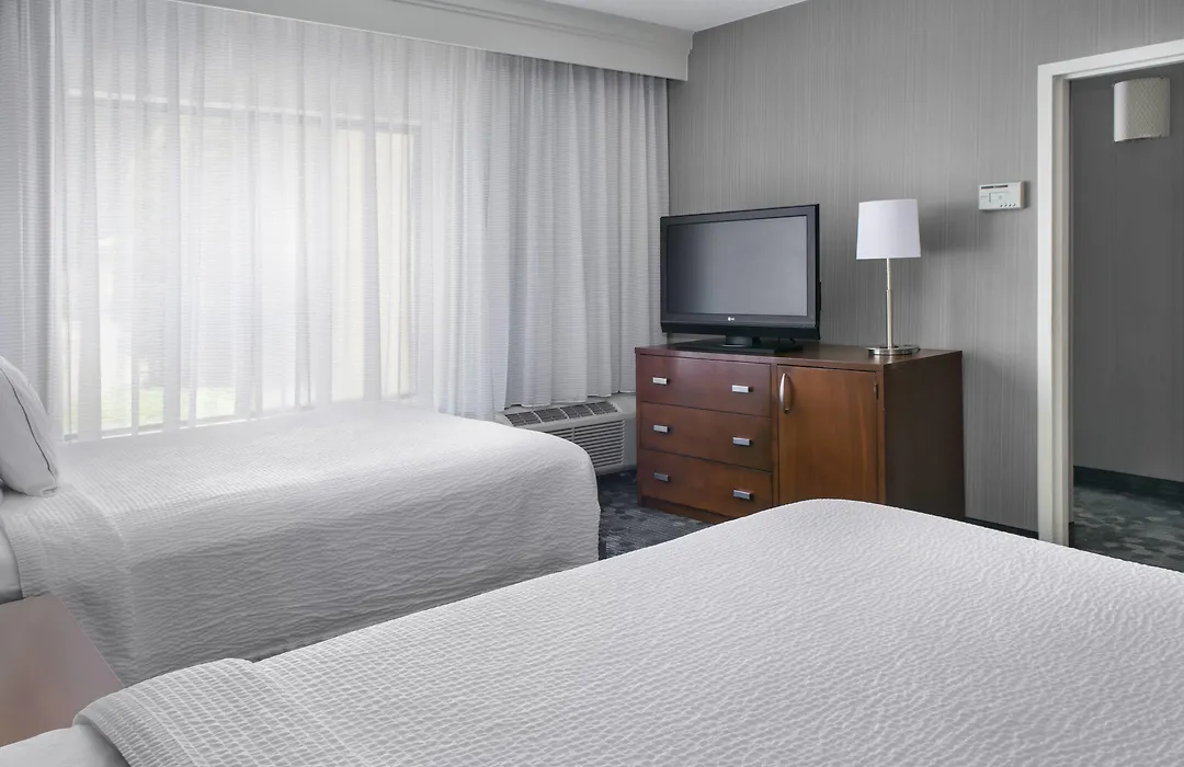 Courtyard By Marriott Rye-1