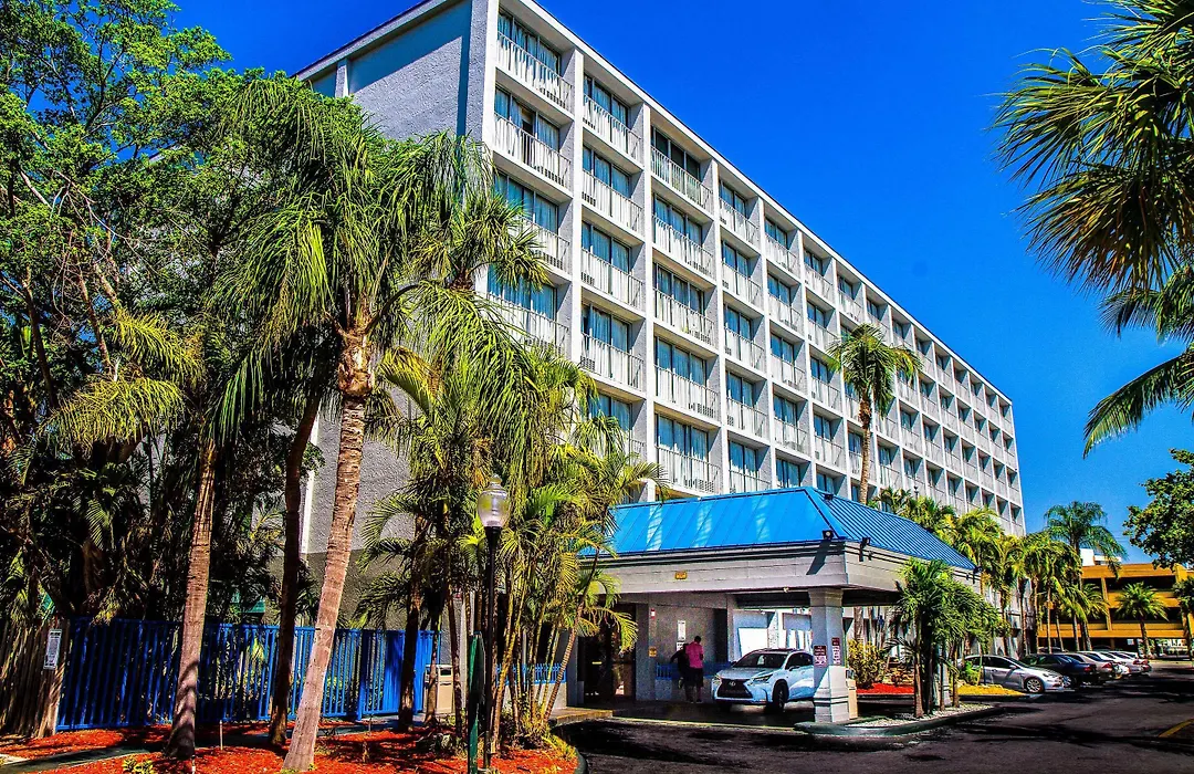 North Miami Beach Gardens Inn & Suites (Adults Only)-1
